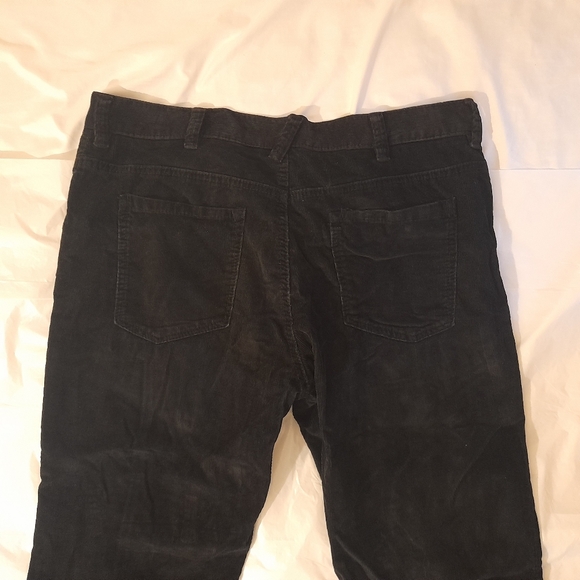 ● Old Navy | Higher High-Waisted Corduroy Flare Pants for Women - Picture 14 of 16